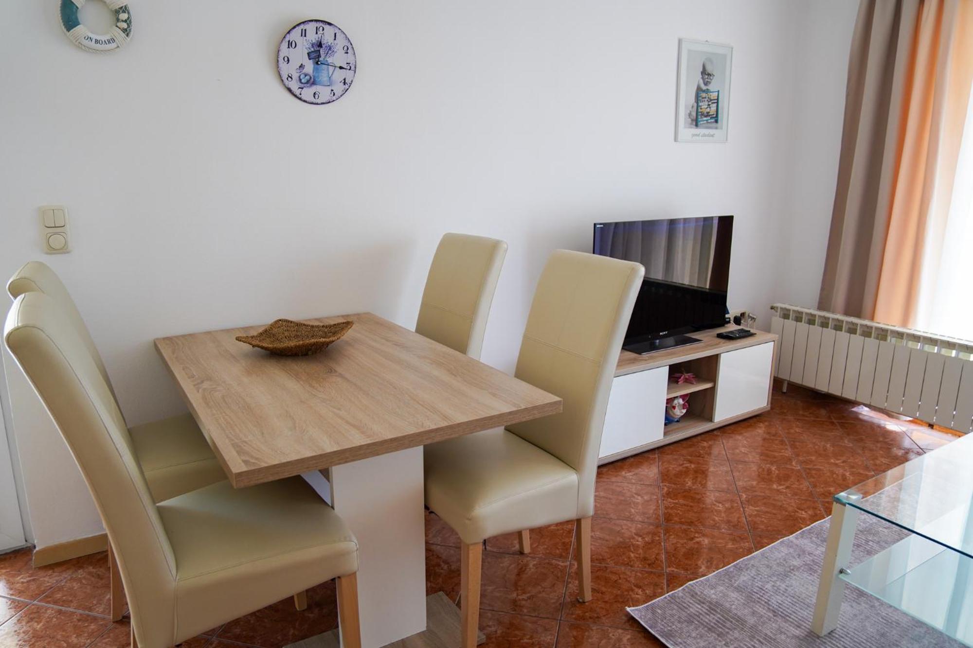 Apartman Lana オミサリ エクステリア 写真